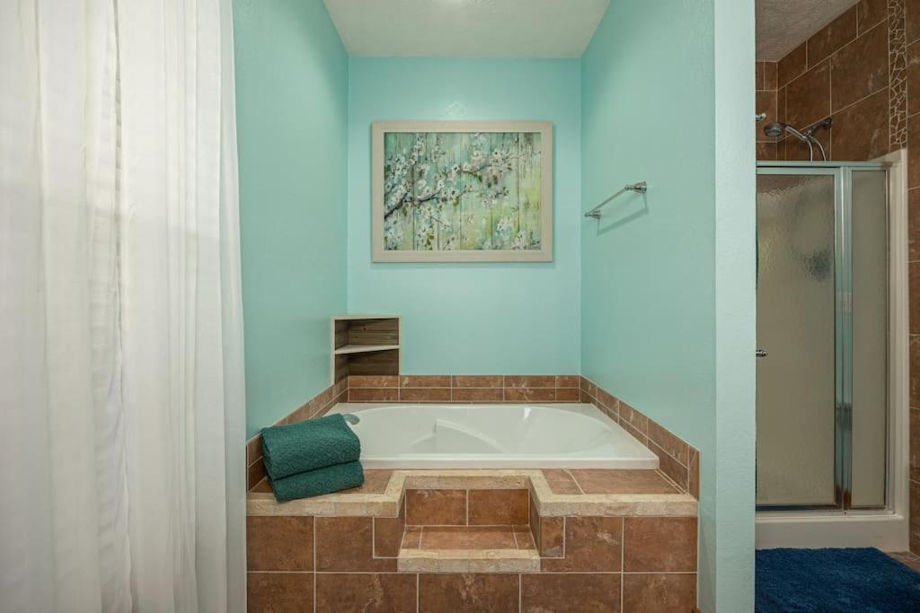 Lakefront With 3 King Beds, Pool Table, Arcade Barrel Dandridge Exterior photo