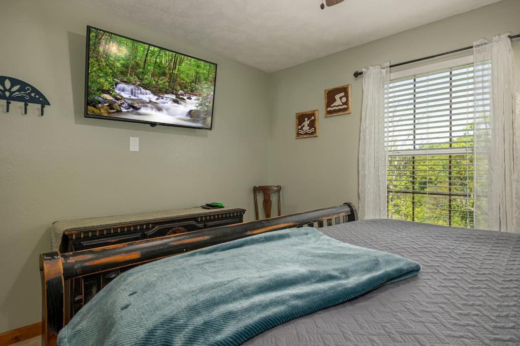 Lakefront With 3 King Beds, Pool Table, Arcade Barrel Dandridge Exterior photo