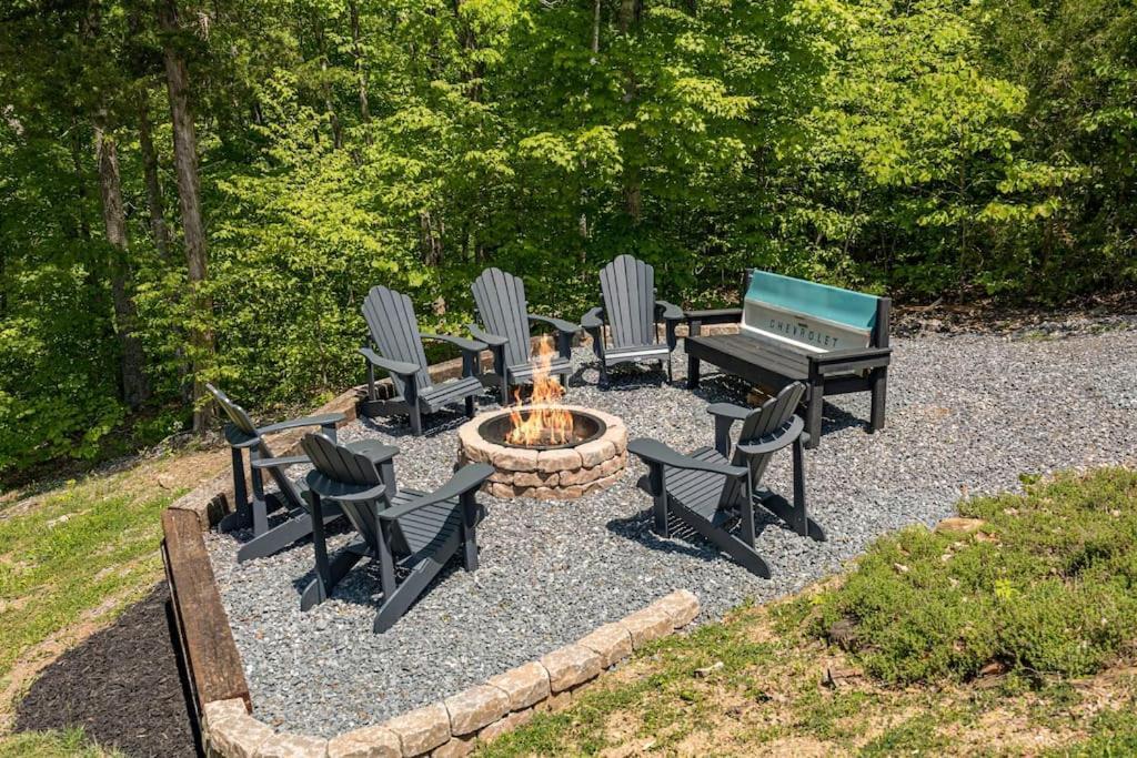 Lakefront With 3 King Beds, Pool Table, Arcade Barrel Dandridge Exterior photo