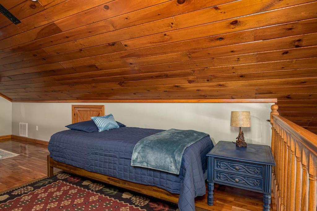 Lakefront With 3 King Beds, Pool Table, Arcade Barrel Dandridge Exterior photo