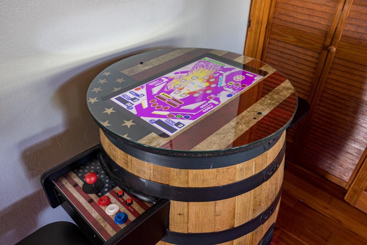 Lakefront With 3 King Beds, Pool Table, Arcade Barrel Dandridge Exterior photo